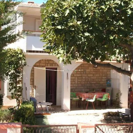 Apartamento Roksandi - Three Bedroom Vir